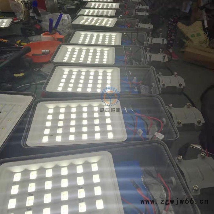 大庆安岭路灯 抱箍灯 LED太阳能路灯 户外照明灯 一体化路灯图5