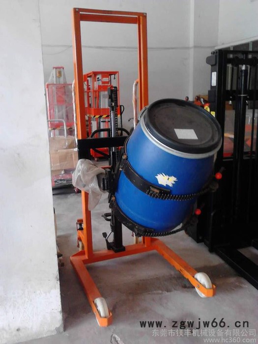 供应广东油桶倒料车 抱箍式油桶装卸叉车 适用于塑料桶图3