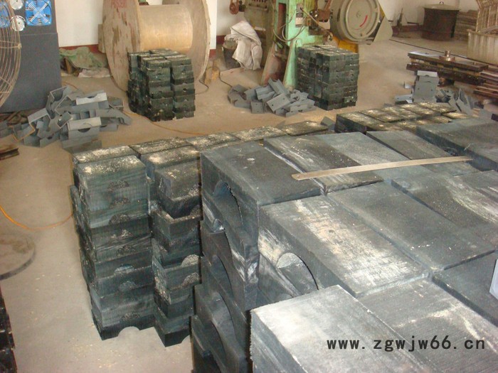 供应启明QMBLZD震动管托，聚氨酯管托**价廉，PUR硬质聚氨酯管托** 卡箍型隔热管托图4