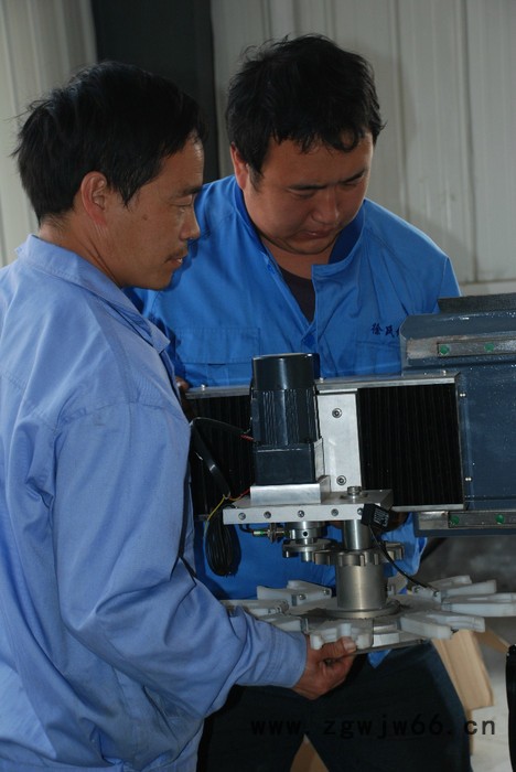 雕刻机配件：进口大功率伺服电机、真空吸附PVC台面 滚珠丝杠图3