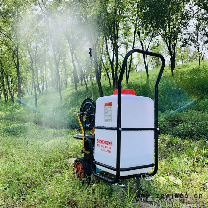 万向轮转动农用除虫打药机 温室大棚消杀喷雾器 车站消毒喷雾器图7