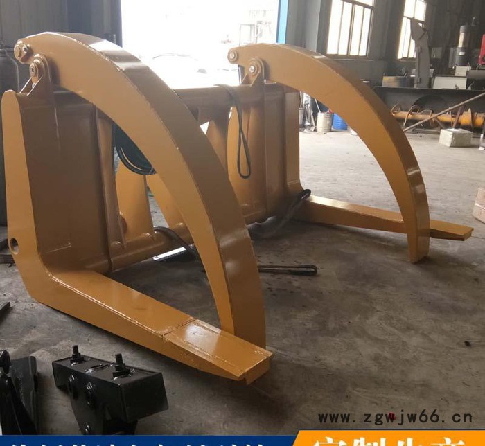 挖掘机配旋转式夹子 万向轮夹木叉图3