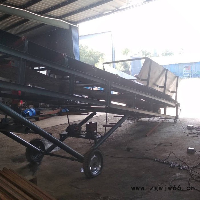 兴运定做万向轮移动皮带输送机 物料装车传送带**图8