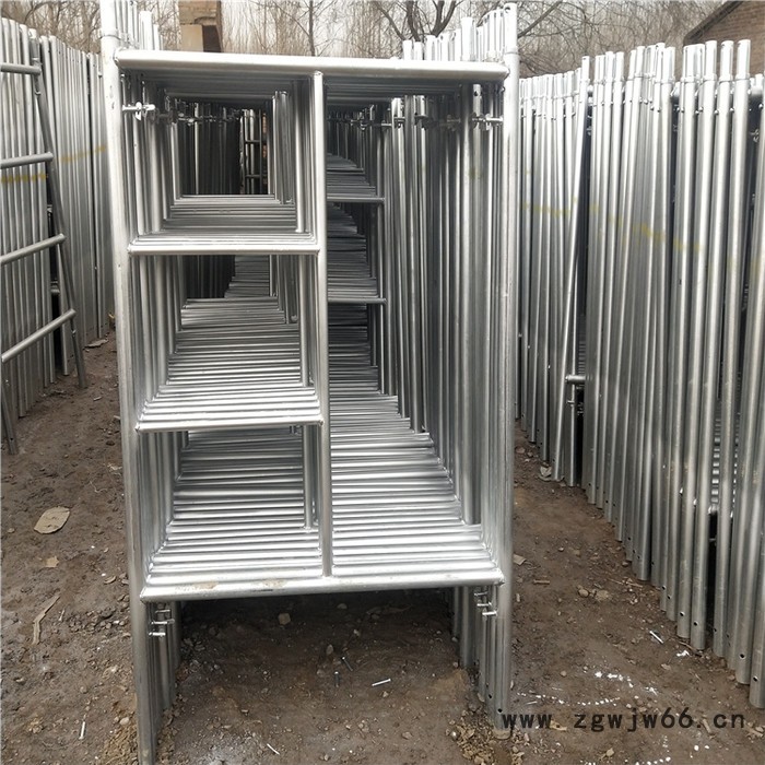 超畅建材现货 钢管移动脚手架 万向轮脚手架 镀锌梯形脚手架 质量优良看百家不如打电话问一次脚手架图3