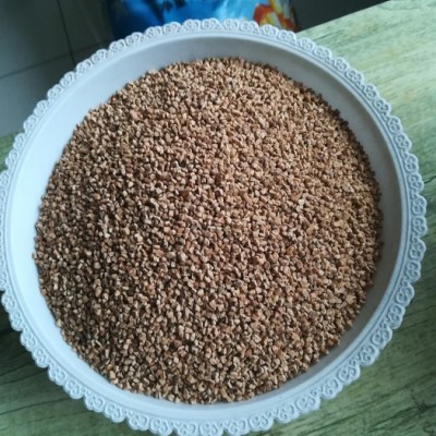 油田含油污水过滤材料果壳滤料厂家洛阳睿鹏净水材料有限公司