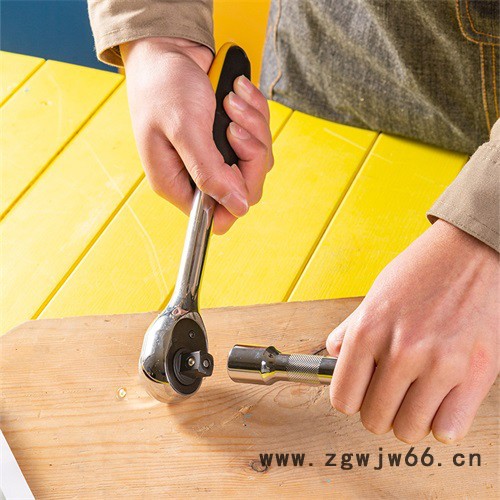 得力工具79件组套钳工多功能工业级综合套装工具DL1079金工机修用图5