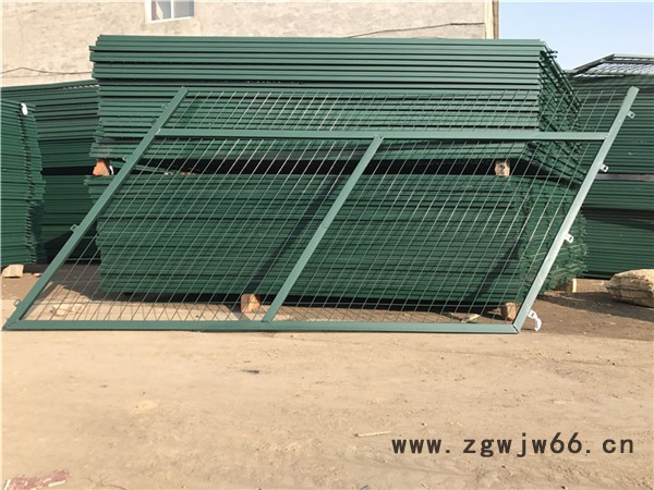 铁路护栏网批发 金属网片栅栏生产厂家 安平瑞奥 现货供应 网围栏金属网片图5