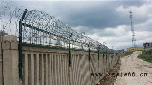 铁路护栏网报价 金属网护栏金属栅栏 安平瑞奥 现货供应 铁路金属防护网片图8