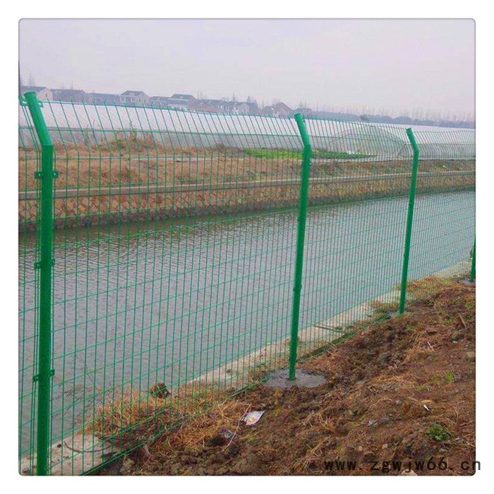 四川护栏网厂家 铁丝围栏网价格 公路防护网 钢丝网围栏 金属网围栏图6