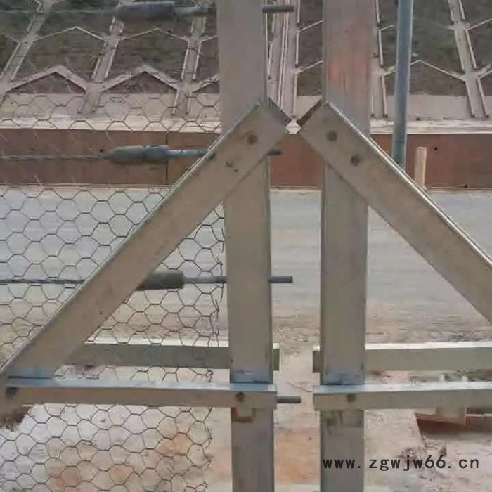 金属防护栅栏  菲璇铁路护栏网厂家 金属网片防护栅栏图4