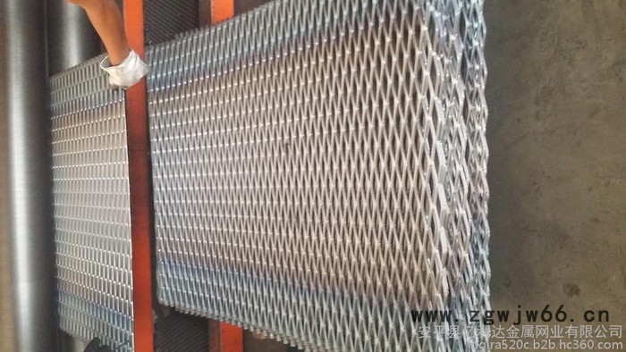 铁领54金属板网钢板网/重型钢板网-选安平亿利达金属网业有限公司