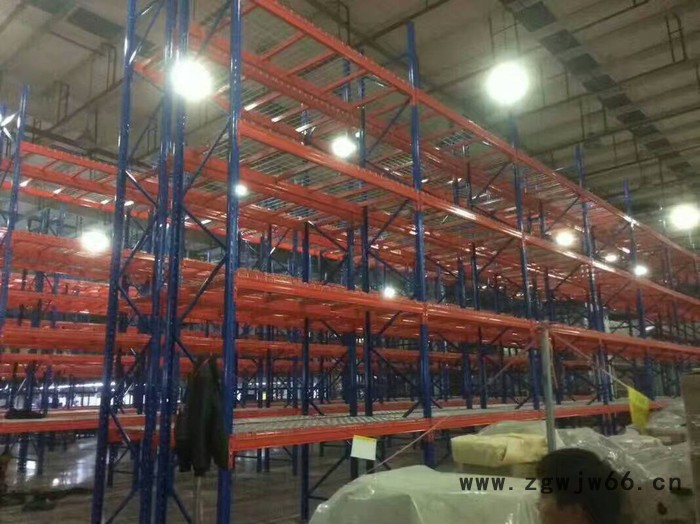 成都科瑞新能、厂家定制工作台、车间操作台、钳工工作台、防静电实验桌子、流水线、货架、超市货架、文件柜、非标金属制品图2