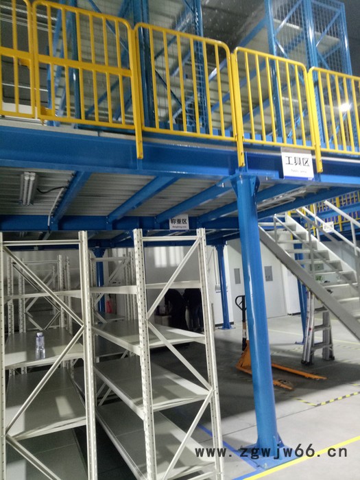 成都科瑞新能、厂家定制工作台、车间操作台、钳工工作台、防静电实验桌子、流水线、货架、超市货架、文件柜、非标金属制品图4