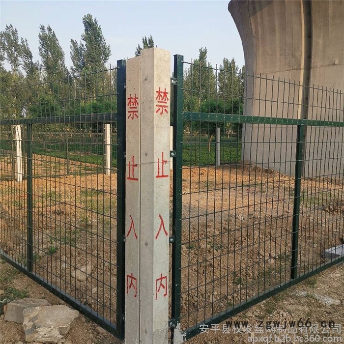 权发2012（8001）铁路护栏网 高铁防护栅栏 金属网片厂家图2