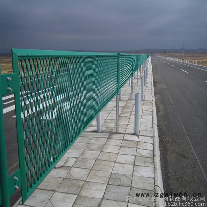 权发 白城公路隔离板网厂家  浸塑金属网价格图2