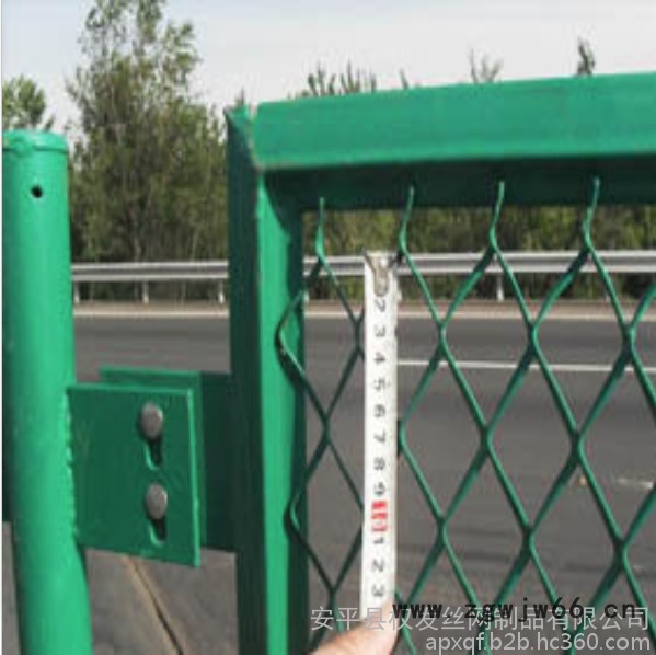 权发 白城公路隔离板网厂家  浸塑金属网价格图3