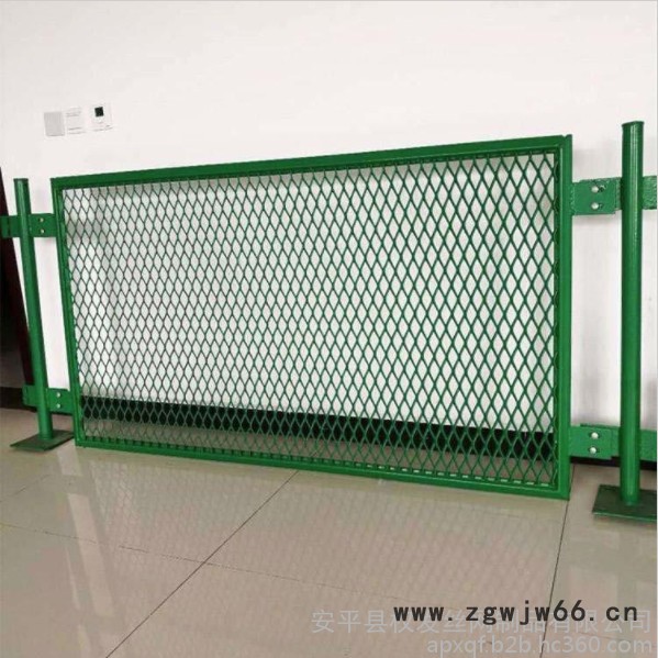 权发 白城公路隔离板网厂家  浸塑金属网价格图6