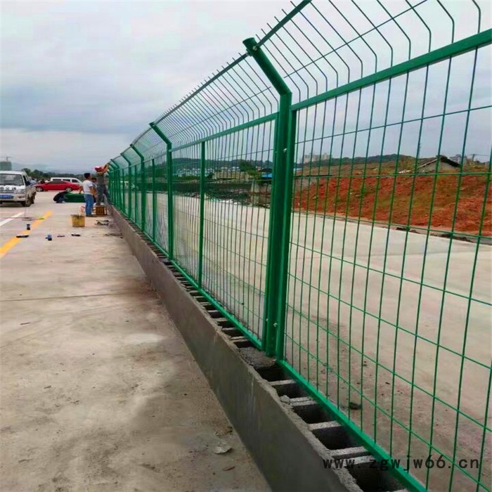 成都护栏网厂家 成都围栏网厂家 成都铁丝网围栏  金属防护网 成都金属网栏图4