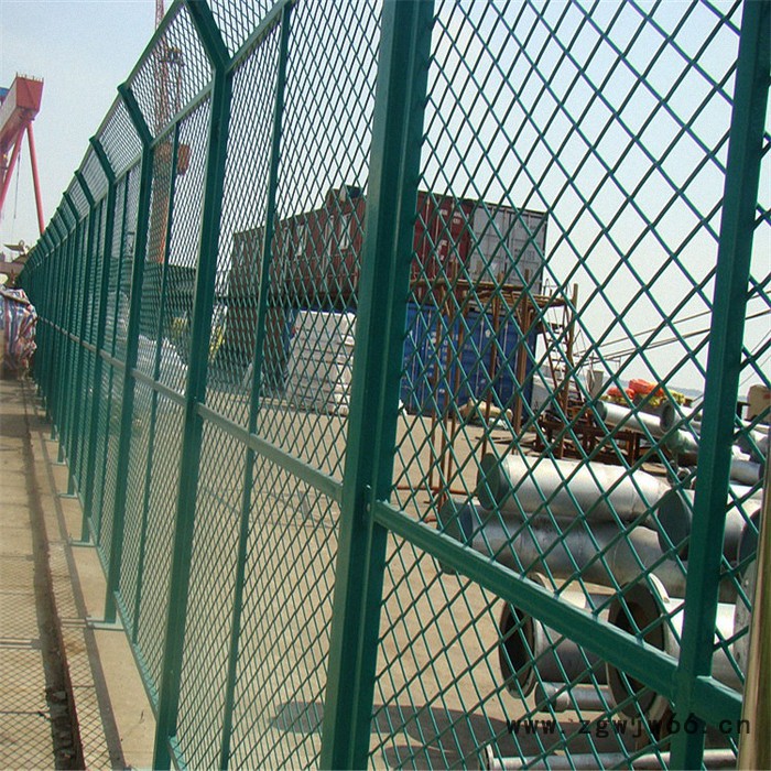 振鼎厂家供应高速公路中央防眩网 交通钢板网 菱形孔浸塑防护网 镀锌金属网图5