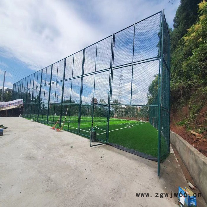 四川永旺金属网厂家 球场勾花护栏网生产安装 护栏网厂家图2
