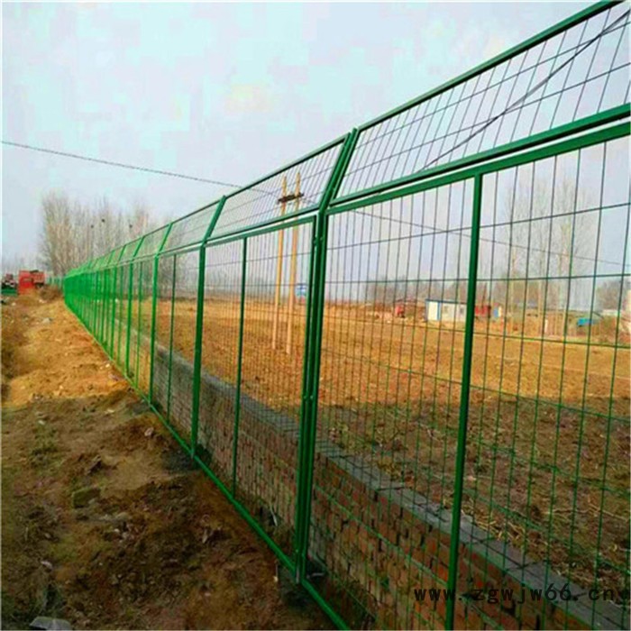 边框护栏网 成都护栏网 养殖围栏网厂家 金属网围栏 铁丝围栏网图5