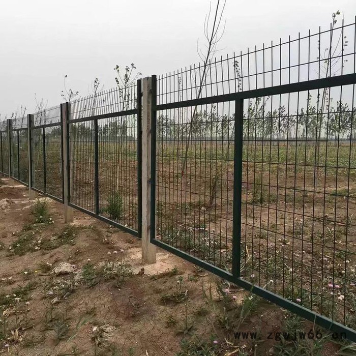 菲璇2012-8001、8002 防护栅栏金属网片焊接网隔离栅现货供应图2