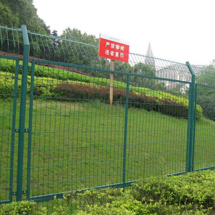 方川现货铁路防护栅栏金属网片厂家 高铁飞机场隔离栅 公路铁丝围栏网价格