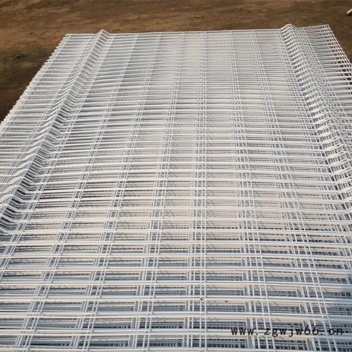 轩辰 供应顶部折弯护栏网 定做小区别墅金属网 折弯护栏网 园林铁丝网围墙防护网图5