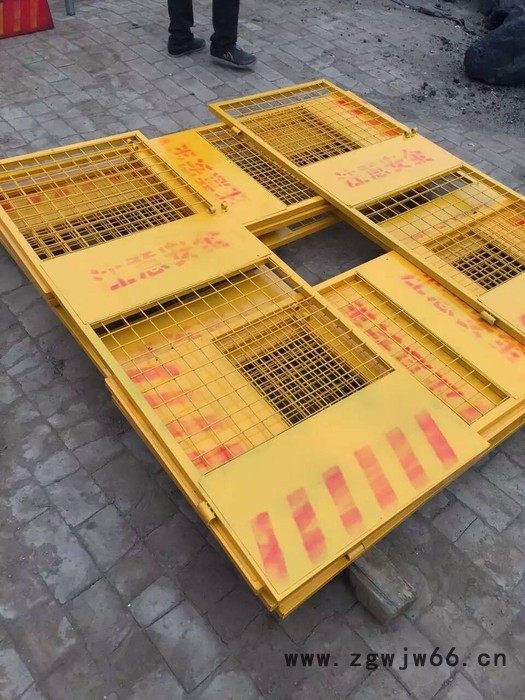 四川电梯防护门厂家专业生产 淮北金属网电梯门 建筑工地电梯安全门 楼层建筑安全电梯门图3