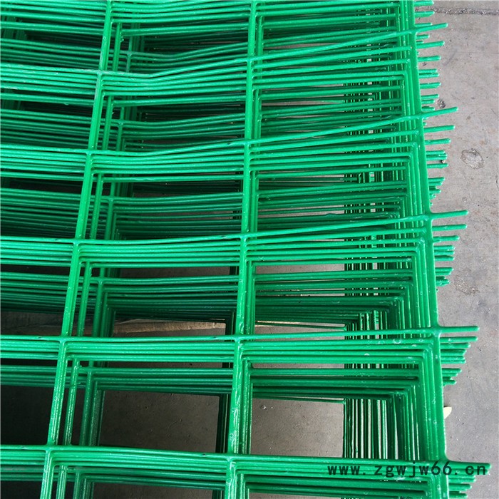 铁路护栏采购 双边丝护栏网价位 铁路钢丝网防护栅栏 铁路防护金属网栅栏 铁路防护网多钱图6