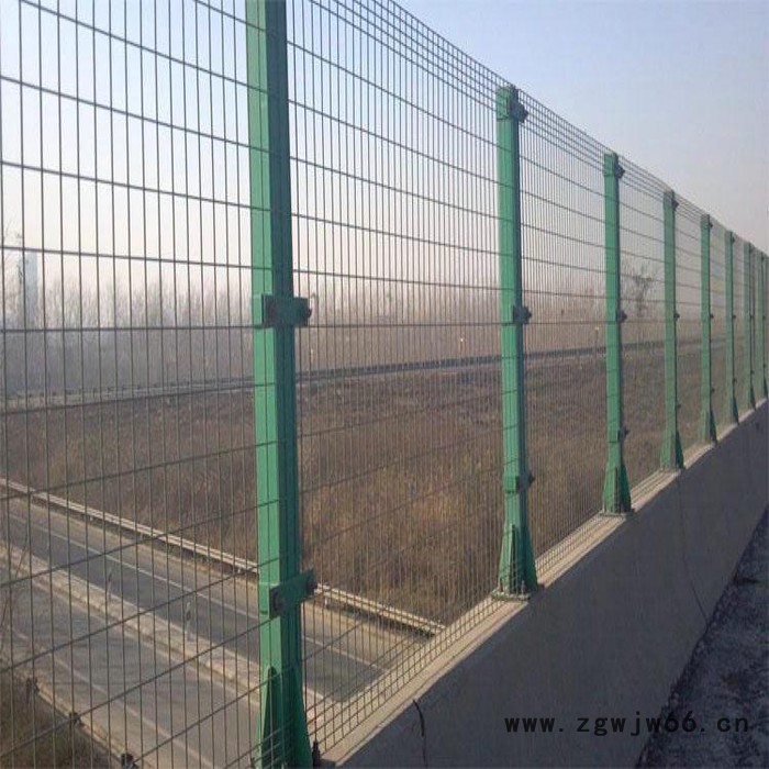 ** 桥梁隔离防护网 高架镀锌浸塑钢丝防抛网 道路金属网栏图3