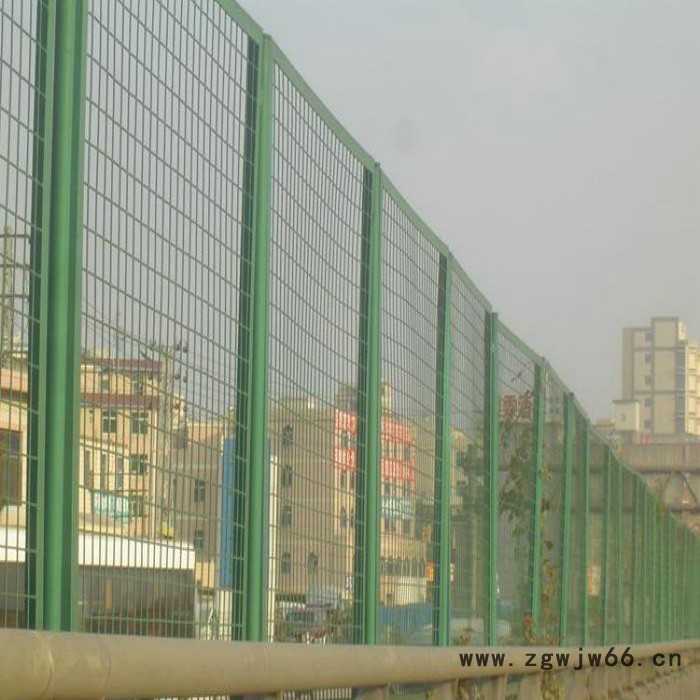 ** 桥梁隔离防护网 高架镀锌浸塑钢丝防抛网 道路金属网栏图2