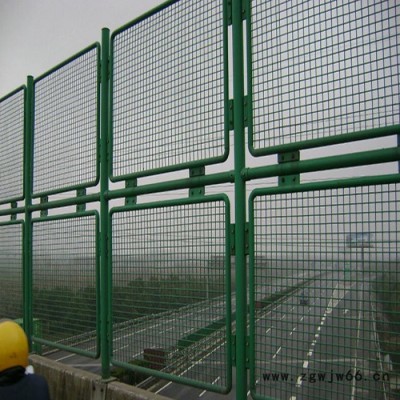 ** 桥梁隔离防护网 高架镀锌浸塑钢丝防抛网 道路金属网栏
