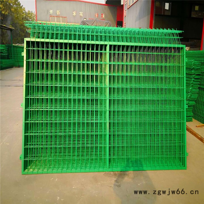 公路护栏网 铁丝网围栏 金属网隔离栅 厂区护栏网图3