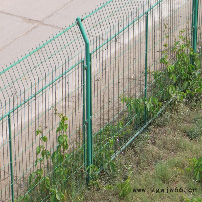 框架护栏网 公路护栏 围栏网 铁丝网 防护网 金属网 小区护栏 围墙 边坡防护网 铁丝围栏图4