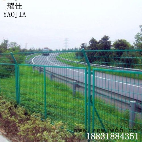 框架护栏网 公路护栏 围栏网 铁丝网 防护网 金属网 小区护栏 围墙 边坡防护网 铁丝围栏图5