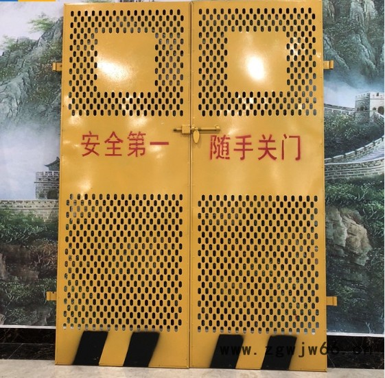 安平 楼层临边防护安全门 对开门电梯门 工地升降机简易门 金属网推拉门图4