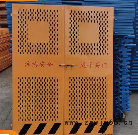 安平 楼层临边防护安全门 对开门电梯门 工地升降机简易门 金属网推拉门图3