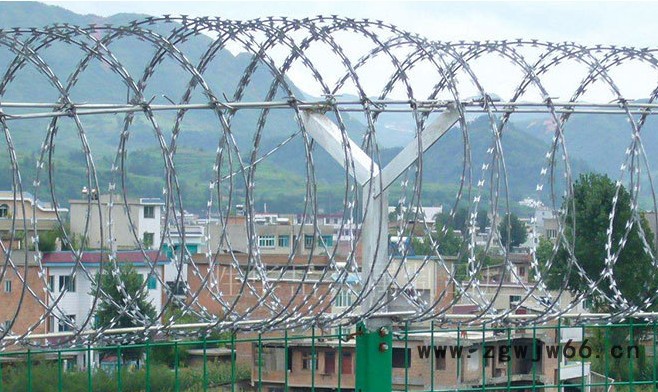 Kunxian/坤贤围墙钢丝网围栏 刺钢丝防盗金属网墙 防攀爬护栏网图4