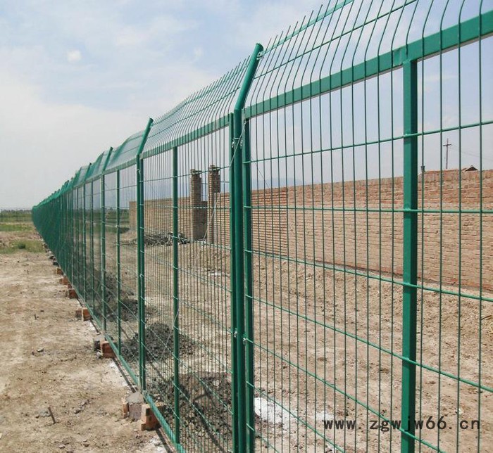 朋英 加工订制 厂家批发 防老化农场养殖框架围栏网 框架金属网片围栏
