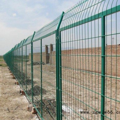 朋英 加工订制 厂家批发 防老化农场养殖框架围栏网 框架金属网片围栏
