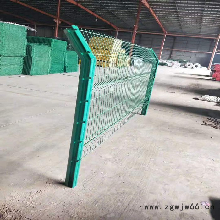 供应护栏_生活区隔离网厂家/桃型柱护栏网/金属网栏栅/围栏网图4