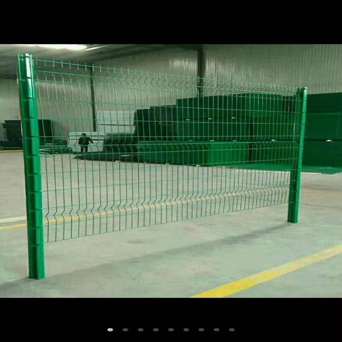 供应护栏_生活区隔离网厂家/桃型柱护栏网/金属网栏栅/围栏网图6