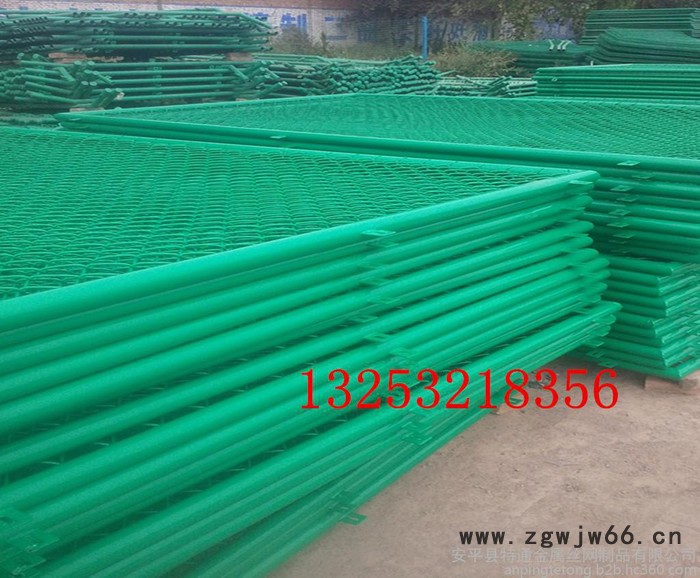 四川篮球场围栏网 钢网围栏价格 上海围栏网厂 篮球场围栏网安装 牧场网围栏 金属网围栏 四川体育场围栏图4