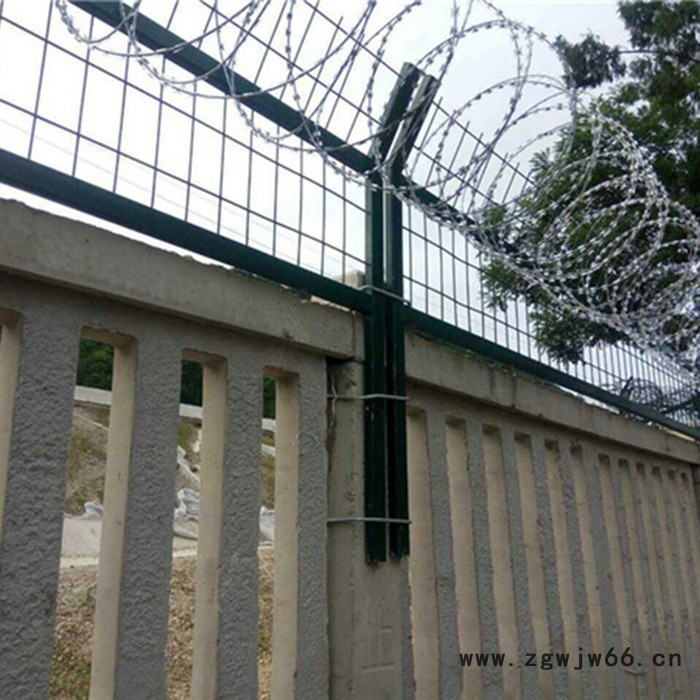 铁路加高网 铁路金属网铁路隔离栅规格 铁路加高防护栅栏 瑞奥 支持定做图6