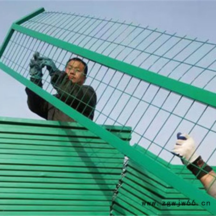 铁路加高网 铁路金属网铁路隔离栅规格 铁路加高防护栅栏 瑞奥 支持定做图4