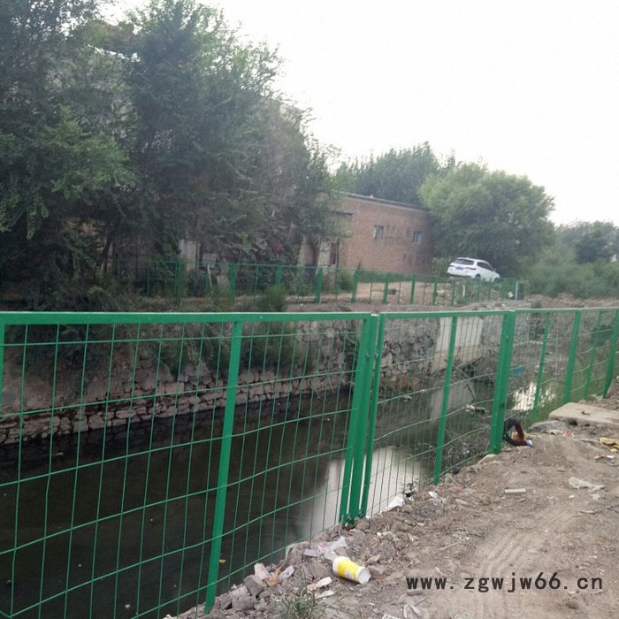 振鼎** 山东 边框围墙栅栏 简易道路金属网片栅栏 道路铁丝栅栏图8