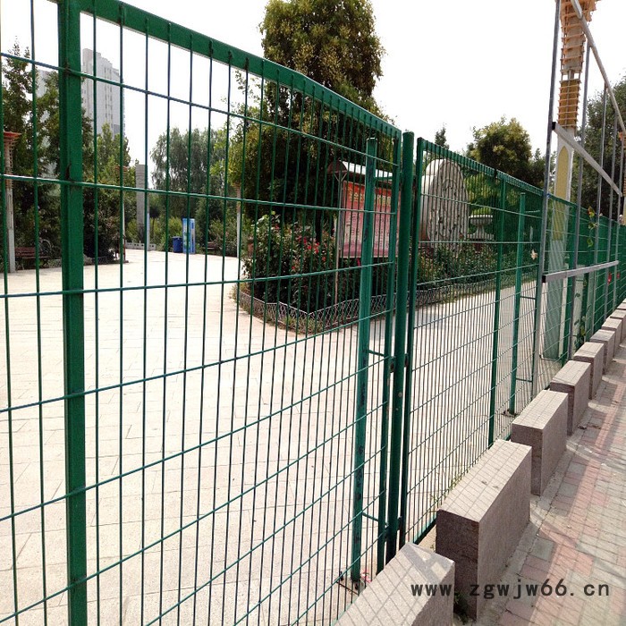 振鼎** 山东 边框围墙栅栏 简易道路金属网片栅栏 道路铁丝栅栏图5