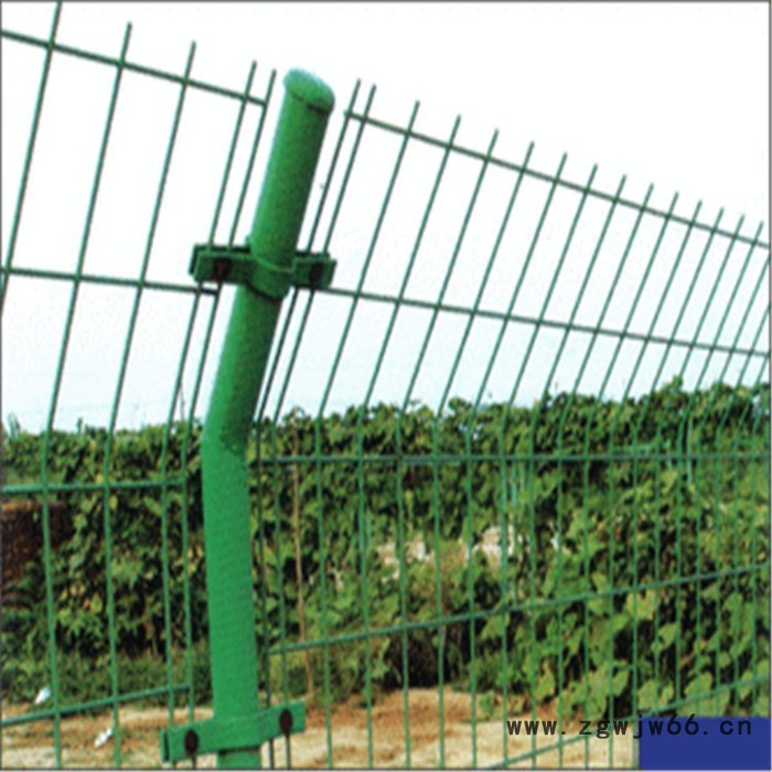 供应耀佳 护栏网 围栏网 现货双边丝护栏网 隔离网 防护网 金属网 养殖网 公路铁路护栏 小区护栏学校围网图3