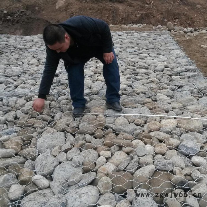 恒仁金属网业专业生产镀高尔凡石笼网 铁丝石笼网 护坡石笼网箱图4